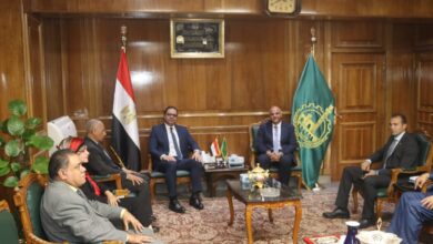 محافظ القليوبية يعقد اجتماعا مع مجلس ادارة المصنع الحربي ببنها محافظ القليوبية يعقد اجتماعا مع مجلس ادارة المصنع الحربي ببنها