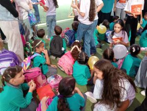 "بداية تيم" تشارك احتفالات الطلاب في أول يوم دراسي