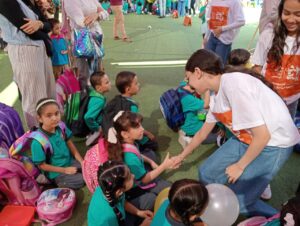 "بداية تيم" تشارك احتفالات الطلاب في أول يوم دراسي