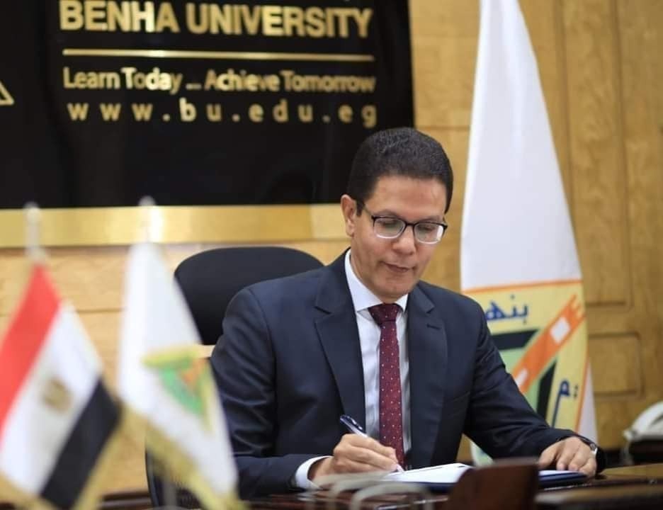 تكليف الدكتور السيد الملقى بتسيير أعمال عمادة كلية الفنون التطبيقية بجامعة بنها
