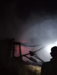 اندلاع حريق في منزل بالقليوبية دون خسائر بشرية - صور