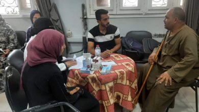 الكشف على 159 حالة فى قافلة طبية لجامعة بنها بكفر مناقر