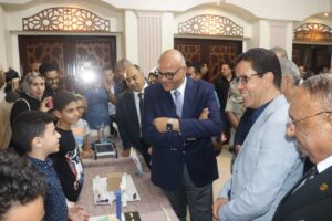 علماء المستقبل" محافظ القليوبية ورئيس جامعة بنها يشيدان بمستوي طلاب شبان بنهاالمبتكرين،مفاجأ من المحافظ ورئيس الجامعة