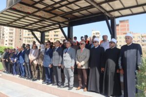 محافظ القليوبية يضع أكليل من الزهور على النصب التذكاري لشهداء أكتوبر