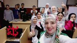 شبان بنها تواصل أنشطتها ضمن مبادرة "بداية" باستخدام اللوحات الإرشادية والتدريب على الخط