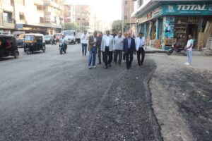 محافظ القليوبية يتفقد مشروعات الرصف ويتابع منظومة النظافة والإشغالات بشبرا الخيمة