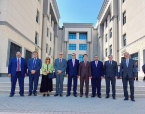 محافظ القليوبية ورئيس مجلس الأمناء يتفقدان منشآت جامعة بنها الأهلية 