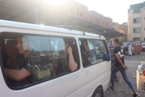 محافظ القليوبيه يتفقد مواقف سيارات الأجرة بمدينتي كفر شكر وطوخ - صور