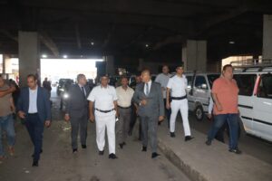 محافظ القليوبية يتابع التزام السائقين بـ التسعيرة الجديدة