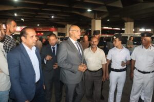 محافظ القليوبية يتابع التزام السائقين بـ التسعيرة الجديدة