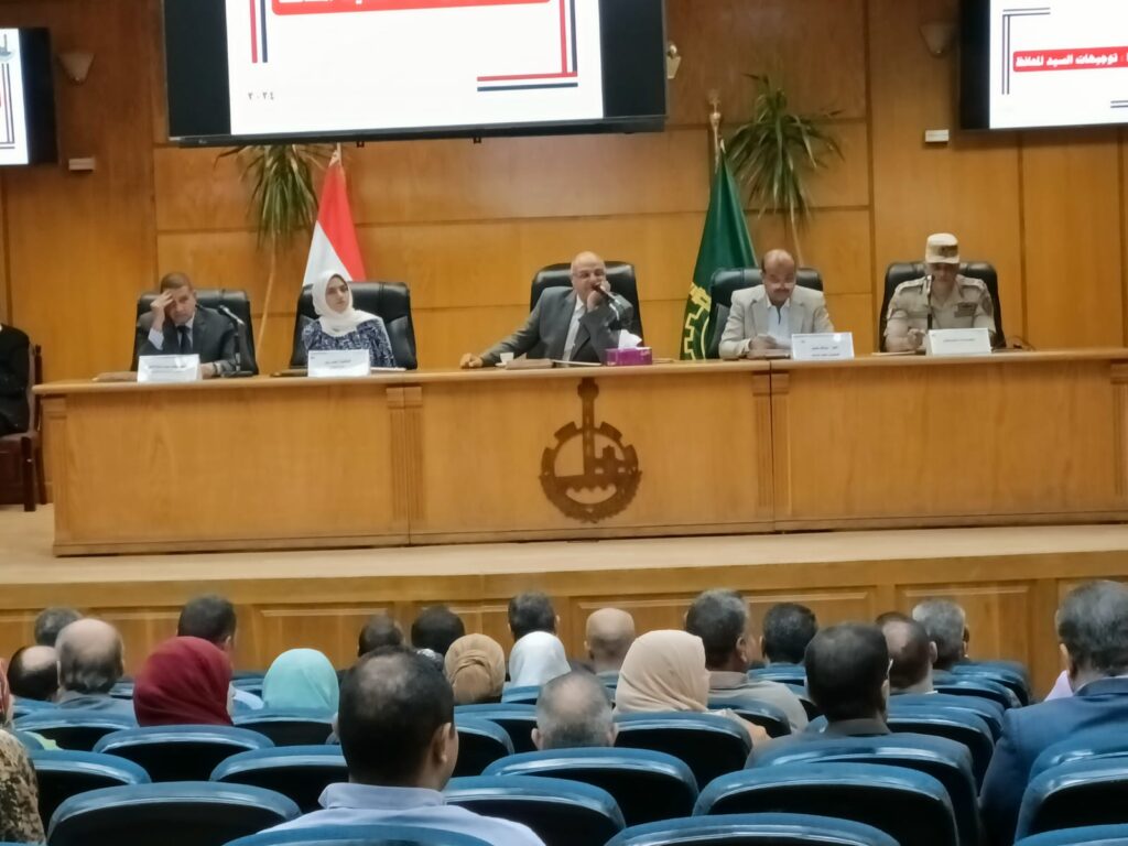 محافظ القليوبية يقرر إسناد أعمال رصف الطرق لشركات متخصصة محافظ القليوبية يقرر إسناد أعمال رصف الطرق لشركات متخصصة