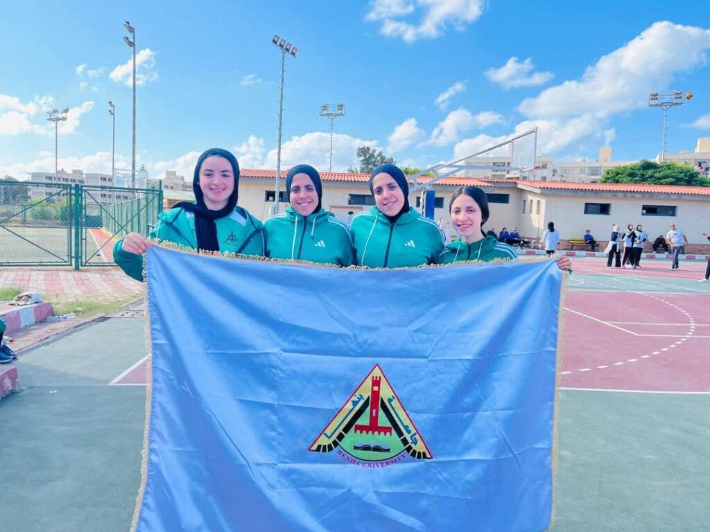 مصطفي فرج  يهنئ لاعبات الشبان لحصولهن   على المركز الثاني ببطولة أولمبياد الفتاة الجامعية للجامعات المصرية 