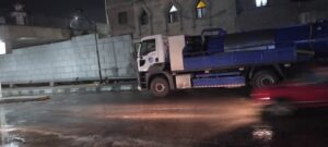 انتشار معدات وفرق الطوارئ للتعامل مع تجمعات مياه الأمطار بالقليوبية