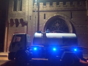 انتشار معدات وفرق الطوارئ للتعامل مع تجمعات مياه الأمطار بالقليوبية