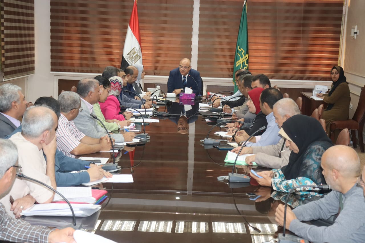محافظ القليوبية يتابع مستجدات موقف أعمال رد الشئ لأصله بالمراكز والمدن محافظ القليوبية يتابع مستجدات موقف أعمال رد الشئ لأصله بالمراكز والمدن