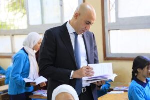 وزير التربية والتعليم يتابع انتظام العملية التعليمية بجولة مفاجئة في عدة مدارس بالخصوص 