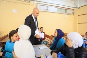 وزير التربية والتعليم يتابع انتظام العملية التعليمية بجولة مفاجئة في عدة مدارس بالخصوص 