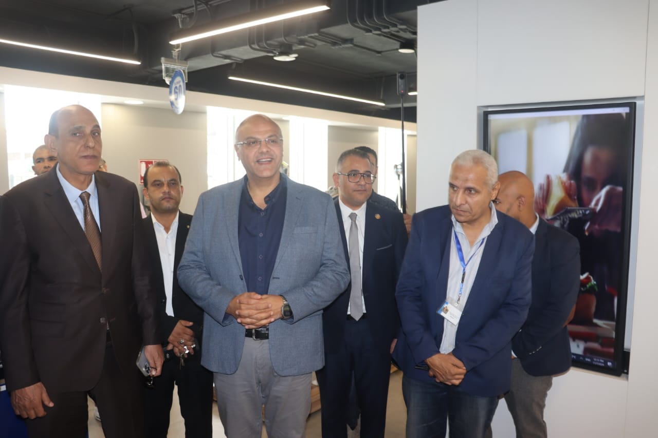 محافظ القليوبية يفتتح عيادة التأمين الصحي بمجمع مصانع العربي ببنها محافظ القليوبية يفتتح عيادة التأمين الصحي بمجمع مصانع العربي ببنها