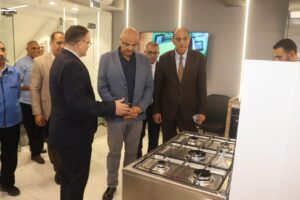 محافظ القليوبية يفتتح عيادة التأمين الصحي بمجمع مصانع العربي ببنها