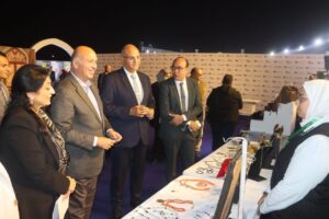 محافظ القليوبية يشهد فعاليات برنامج المنح الدراسية «مستقبلي» بمجمع تكرير مسطرد - صور