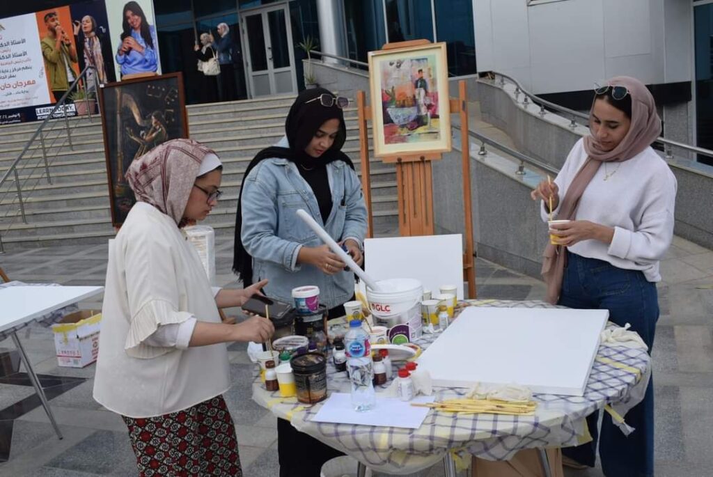 رئيس جامعة بنها يفتتح مهرجان "حان وقت الإبداع" بمقر الجامعة بالعبور