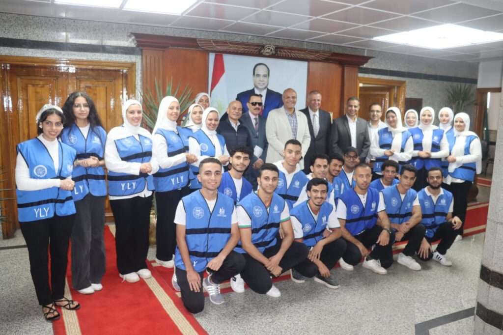 محافظ القليوبية يلتقي مجموعة من شباب مبادرة "شباب يدير شباب YLY" للاستفادة من آرائهم محافظ القليوبية يلتقي مجموعة من شباب مبادرة "شباب يدير شباب YLY" للاستفادة من آرائهم