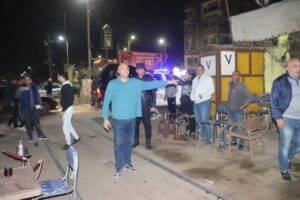 محافظ القليوبية يزيل كافتيريا مقامة على قضبان السكة الحديد بالخانكة