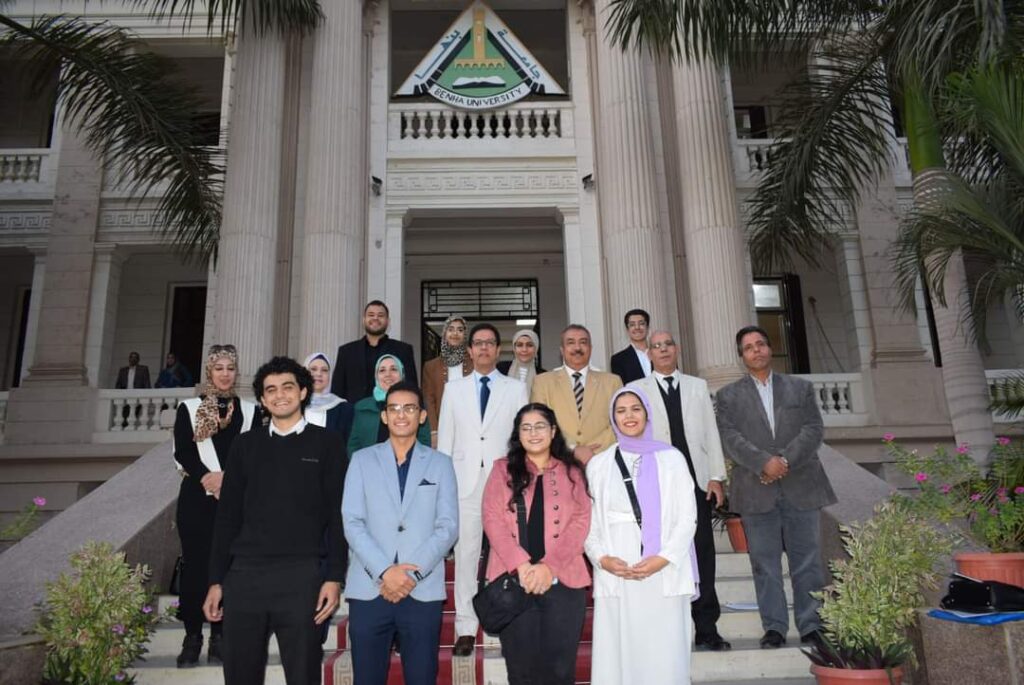رئيس جامعة بنها يستقبل الطلاب الفائزين في مسابقة الطالب المثالي