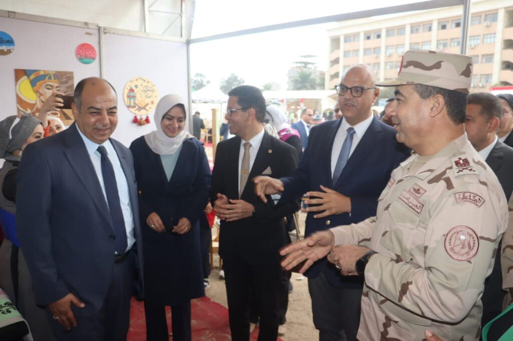 بمشاركة الشبان العالمية.. محافظ القليوبية وقائد قوات الدفاع الشعبي والعسكري يشهدان بدء فعاليات التدريب العملي المشترك