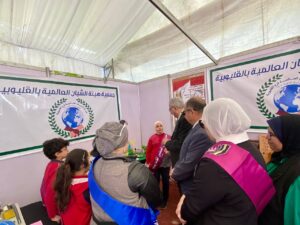 يضم منتجات الطلاب في بداية.. مدير تعليم القليوبية يشيد بجناح مدرسة الشبان معسكر القوات المسلحة