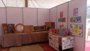 يضم منتجات الطلاب في بداية.. مدير تعليم القليوبية يشيد بجناح مدرسة الشبان معسكر القوات المسلحة