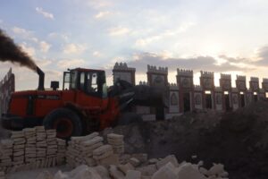 محافظ القليوبية: إزالة 650 حالة مقابر مخالفة بمدينة الخانكة