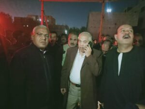 محافظ القليوبية ينتقل لمعاينة مصنع الزيوت المحترق بالقليوبية (صور)