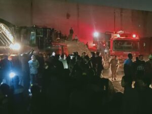 محافظ القليوبية ينتقل لمعاينة مصنع الزيوت المحترق بالقليوبية (صور)