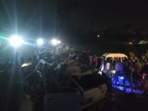 البحث عن طفلة مفقودة .. 9 مصابين في انقلاب ميكروباص بترعة بالقليوبية (صور)