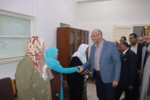 محافظ القليوبية يتفقد دار المسنين ببنها بعد تجديدها ويطمئن على النزلاء بالدار