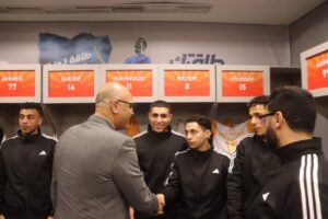 قبل دقائق من انطلاق المباراة.. محافظ القليوبية يحفز أبناء المحافظة قبل النهائي المرتقب باستاد القاهرة الدولي