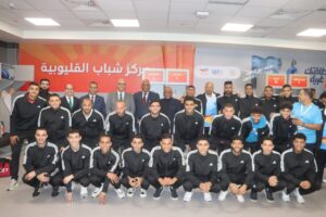 قبل دقائق من انطلاق المباراة.. محافظ القليوبية يحفز أبناء المحافظة قبل النهائي المرتقب باستاد القاهرة الدولي