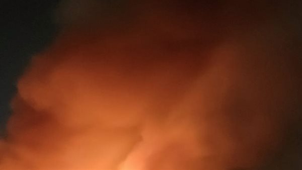 الدفع بـ 4 سيارات إطفاء للسيطرة على حريق اندلع بمقلب للقمامة بالقليوبية الدفع بـ 4 سيارات إطفاء للسيطرة على حريق اندلع بمقلب للقمامة بالقليوبية