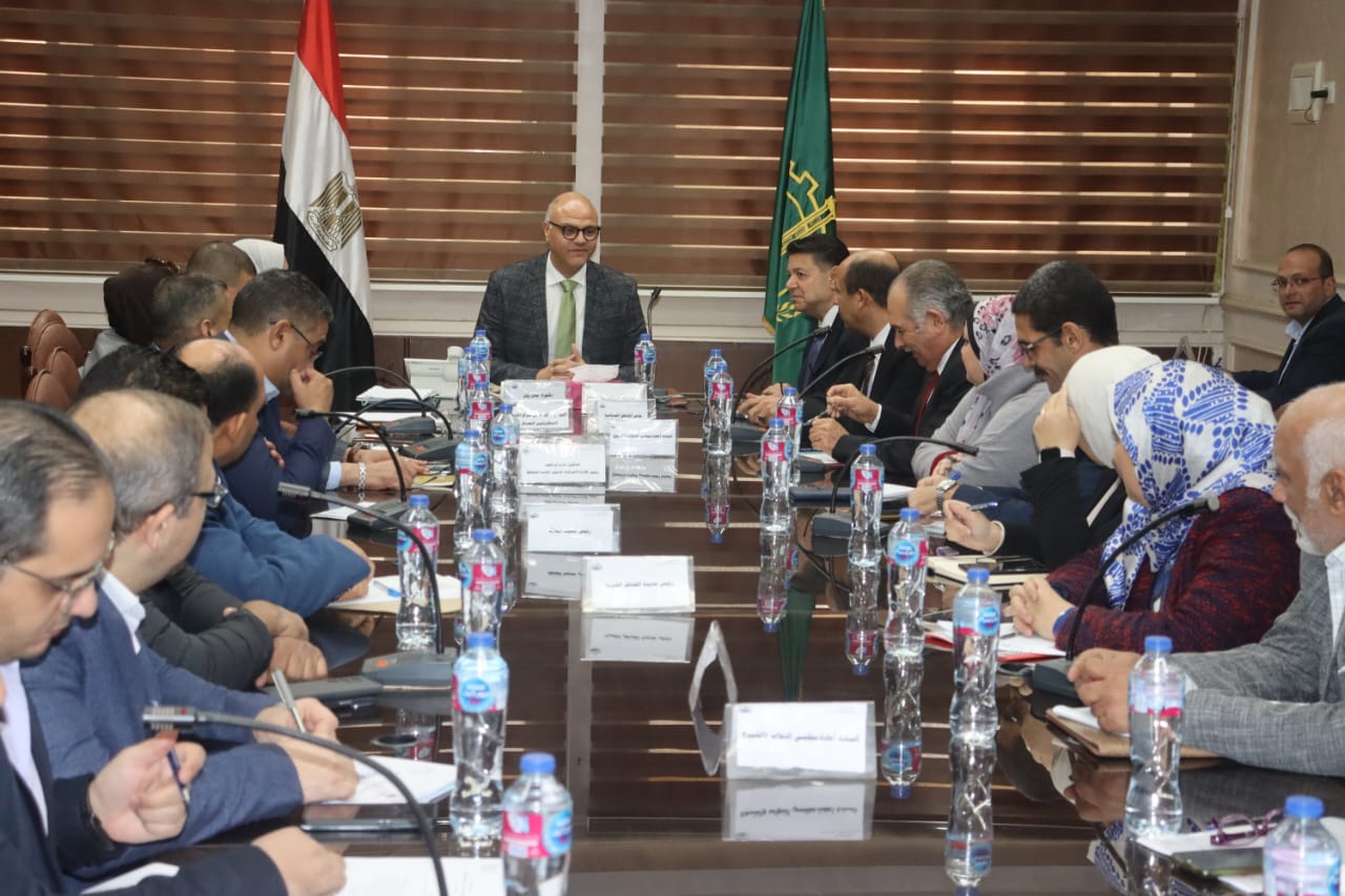 محافظ القليوبية يناقش تطوير منطقتي باسوس والعكرشة محافظ القليوبية يناقش تطوير منطقتي باسوس والعكرشة