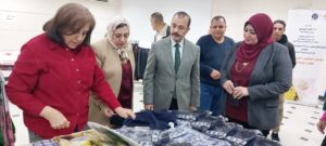 افتتاح معرض الملابس الخيري لطلاب جامعة بنها (صور)