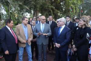 محافظ القليوبية يستقبل سفير أذربيجان لوضع أكليل من الزهور على تمثال الزعيم حيدر علييف بالقناطر الخيرية