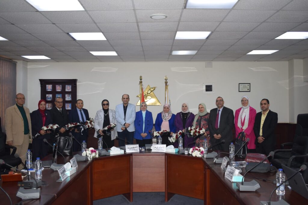 نائب رئيس جامعة بنها للدراسات العليا تستقبل فريق الاعتماد البرامجي لكلية الآداب
