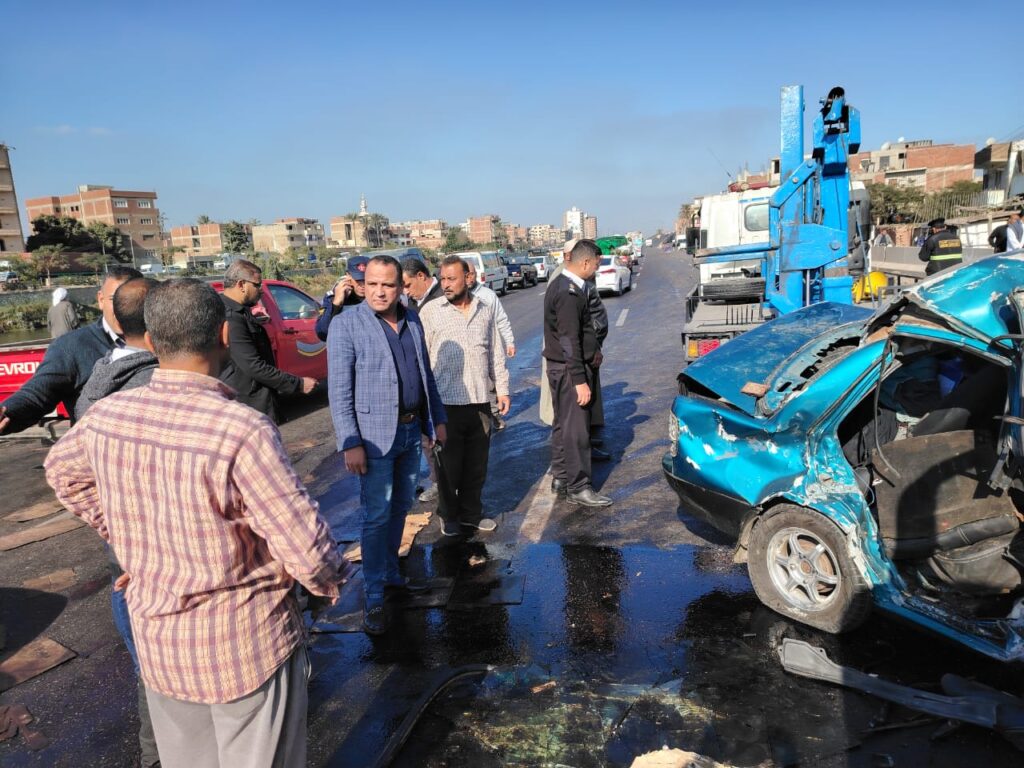 مصرع 4 أشخاص وإصابة آخر في حادث تصادم مروع على طريق بنها كفر شكر مصرع 4 أشخاص وإصابة آخر في حادث تصادم مروع على طريق بنها كفر شكر