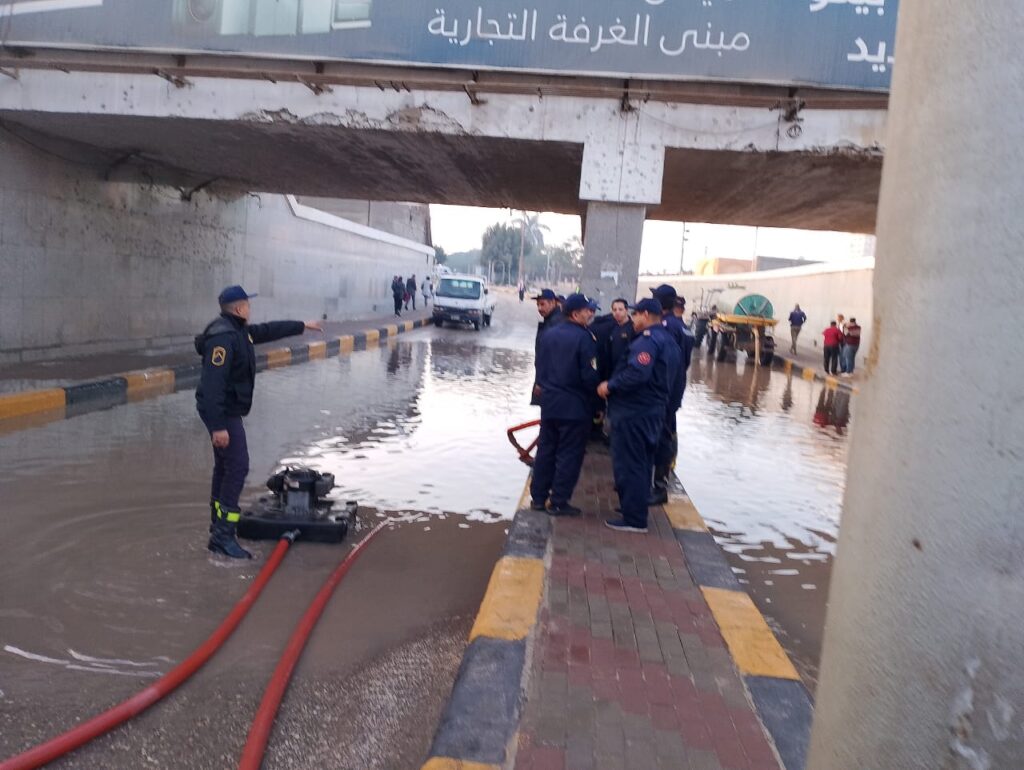 انفجار ماسورة مياه في نفق الشعراوي بمدينة بنها .. ورئيس المدينة: رفع المياه وإعادة حركة المرور لطبيعتها انفجار ماسورة مياه في نفق الشعراوي بمدينة بنها .. ورئيس المدينة: رفع المياه وإعادة حركة المرور لطبيعتها