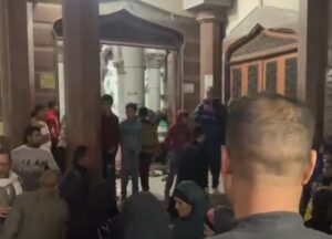 تشييع جنازة ربة منزل قتلها زوجها بالقليوبية (صور)