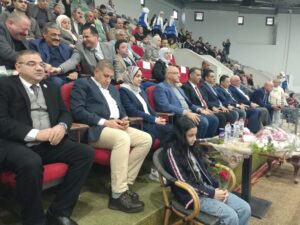 لفته إنسانية .. طفلة تشارك محافظ القليوبية حفل منتخب كرة القدم ردا لإعتبارها بعد إصابتها نتيجة إهمال