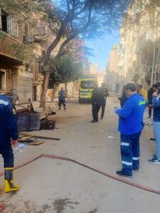 السيطرة على حريق بشقة سكنية في طوخ (صور)