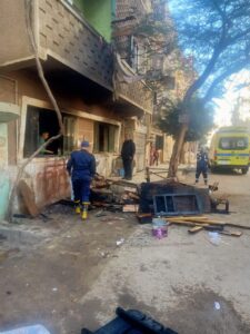 السيطرة على حريق بشقة سكنية في طوخ (صور)