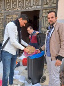 ضبط 21 كجم دواجن منتهية الصلاحية داخل مطاعم شهيرة ببنها (صور)